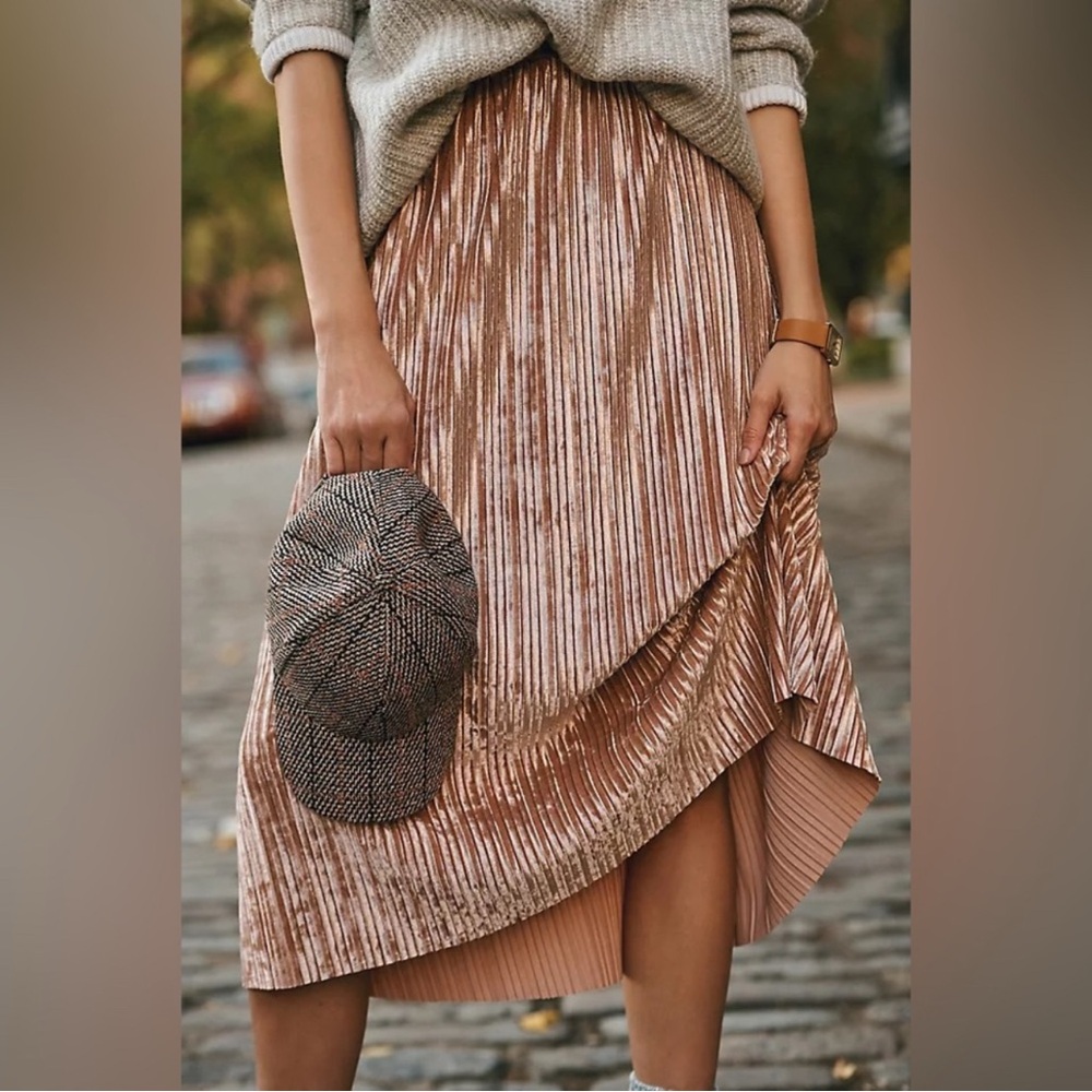 Beyond Yoga Metallic Rose Pleated Midi Skirt